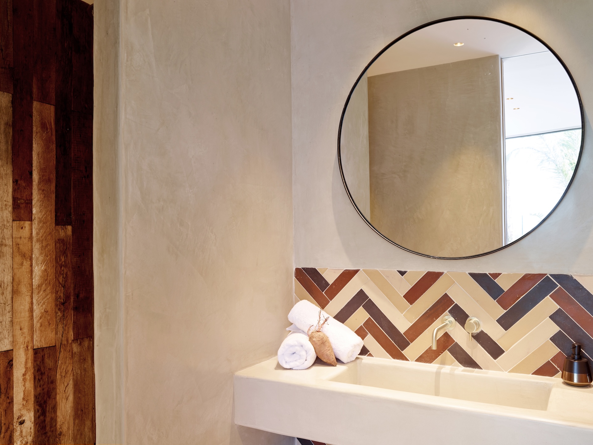 Resa Estates Ibiza koop sale Cala Moli villa seaviews modern bathroom 3.jpg